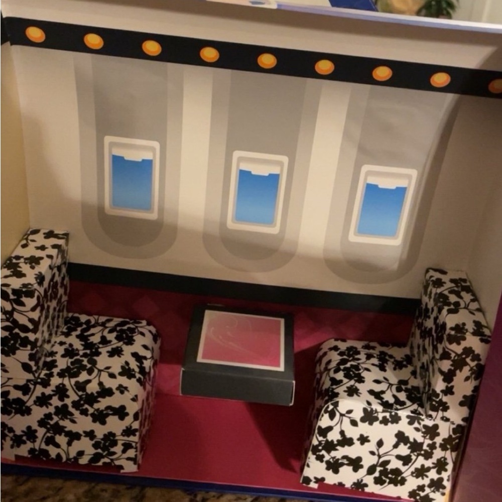 BRATZ JETSET PLAYSET LARGE CARRY CASE FOR BRATZ DOLLS - Picture 2 of 4